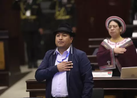 El Pleno de la Legislatura se alista para votar por la Ley de Solidaridad Nacional.