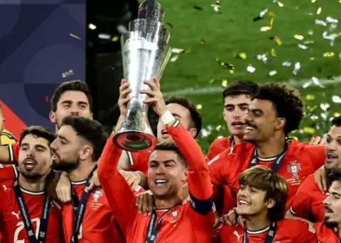 Portugal derrot� a Espa�a por penales en la final de la Nations League.