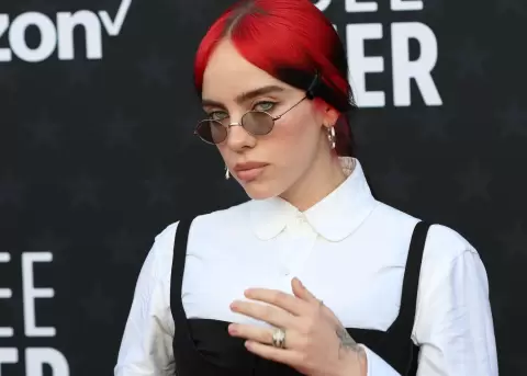 Billie Elish hace un llamado a multimillonarios.