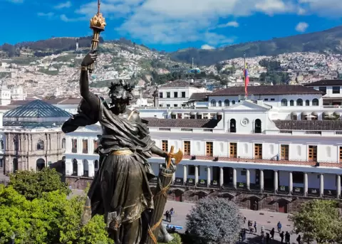 Intento de robo al monumento a la Independencia fue evitado por la Escolta Municipal