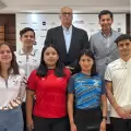 Diez atletas ecuatorianos reciben becas para Los Ángeles 2028