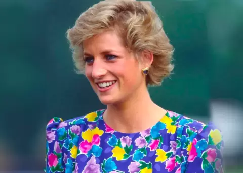 Subastan m�s de 200 prendas de la Princesa Diana.