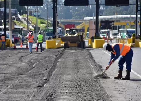 Trabajos de bacheo est�n suspendidos por falta de asfalto.
