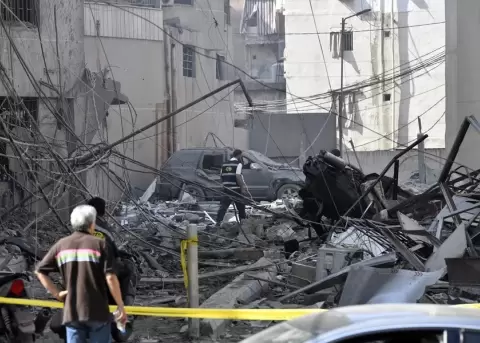 Oleada de bombardeos israel�es contra localidades del L�bano alejadas de la frontera