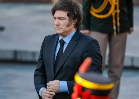 Milei habilita a la Polic�a argentina a realizar requisas y detenciones sin orden judicial