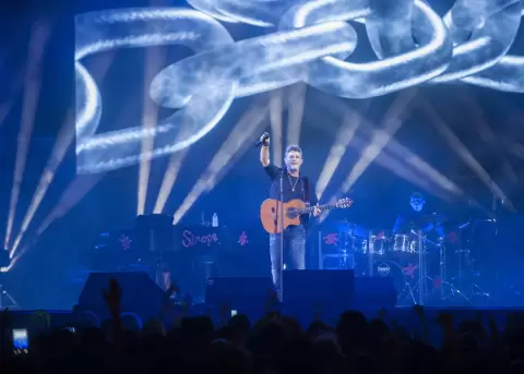 El reconocido cantautor espa�ol Alejandro Sanz ha roto el silencio despu�s de que una fan, Ivet Play�, lo acusara p�blicamente.