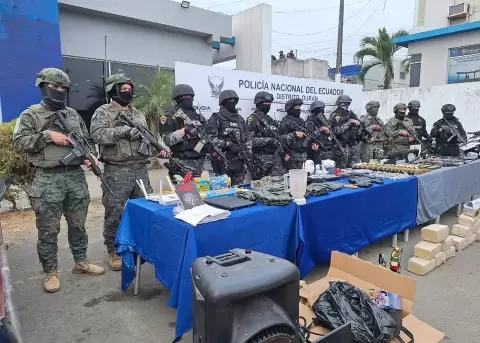El despliegue policial cont� con m�s de 300 uniformados y permiti� incautar armas, droga y veh�culos robados