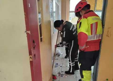 Dos estudiantes fueron aislados tras el uso de un arma, en un colegio en Quito.