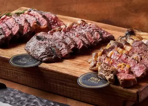 Almudena forma parte de un consorcio agroalimentario, lo que le permite controlar cada etapa de la cadena, hasta la experiencia final en mesa.