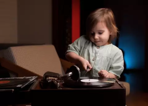 Generaci�n Beta vuelve a infancia anal�gica sin intervenci�n parental directa.