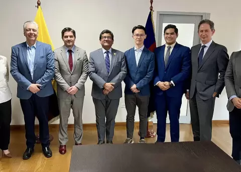 Autoridades de Ecuador y representantes de TEMU se reunieron este 20 de junio.
