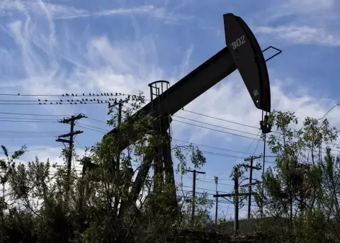 El petr�leo reacciona a la respuesta de Ir�n al ataque de EE.UU. y Trump insta a mantener �bajos los precios�