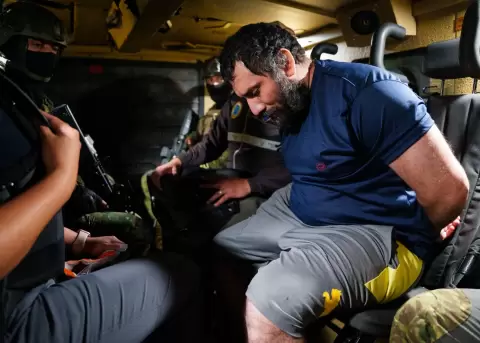 Alias 'Fito', cabecilla de Los Choneros, fue trasladado a la c�rcel de La Roca en medio de un fuerte dispositivo de seguridad.