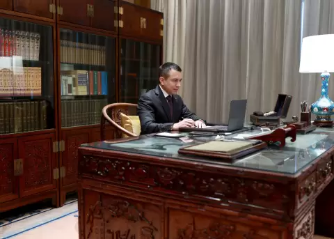 Desde China, el presidente de Ecuador, Daniel Noboa, ofrece entrevista a Fernando del Rinc�n, para CNN en Espa�ol.