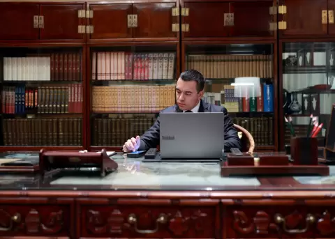 Daniel Noboa, presidente de Ecuador, durante su gira oficial en China.