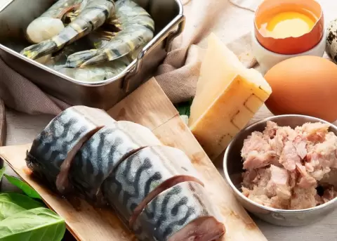 Aunque la principal fuente de vitamina D es la exposici�n solar, la alimentaci�n tambi�n cumple un rol importante.