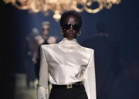 Las hombreras son piezas que reflejan seguridad y poder.