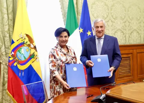 La canciller Gabriela Sommerfeld y su hom�logo italiano, Antonio Tajani.
