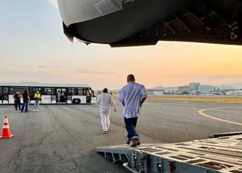 El 30 de junio arribaron a Guayaquil ecuatorianos que fueron deportados en un avi�n de la Fuerza A�rea.