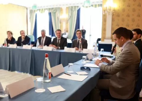 El presidente de la Rep�blica, Daniel Noboa, participa en una reuni�n con empresarios italianos, este 02 de julio de 2025.