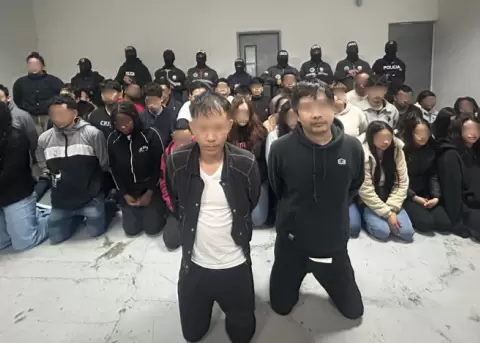 Imagen de los 40 detenidos en el caso conocido como Call Center de la extorsi�n, en Quito.