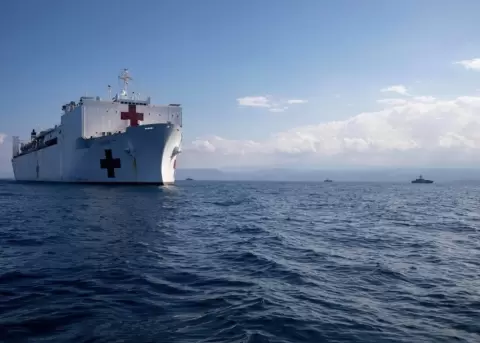 El buque hospital USNS Comfort llega a Ecuador para brindar atenci�n m�dica gratuita en Manta