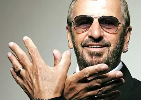 A d�as de cumplir 85, Ringo Starr afirma que mantiene la juventud intacta y asegura nunca haber envejecido m�s all� de los 24 a�os.