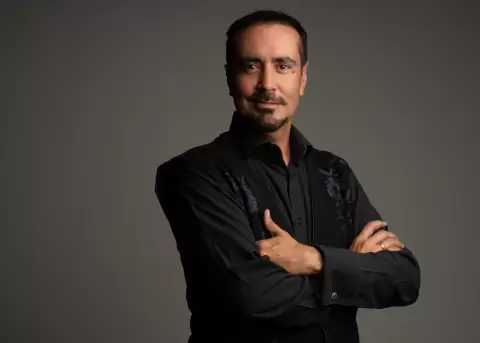 Para celebrar sus bodas de plata art�sticas, Grijalva contar� con la participaci�n de invitados especiales.