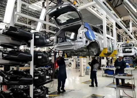 La industria automotriz pide al Gobierno una pol�tica clara para evitar cierres y p�rdida de empleos