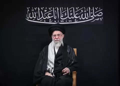 El l�der supremo de Ir�n, Al� Jamenei, durante una ceremonia en la v�spera de la celebraci�n de Ashura.