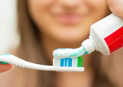 Arcsa alerta sobre la presencia de fluoruro de esta�o en pasta dental