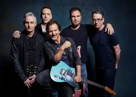 Hasta el momento, Cameron no ha revelado las razones detr�s de su salida de Pearl Jam.