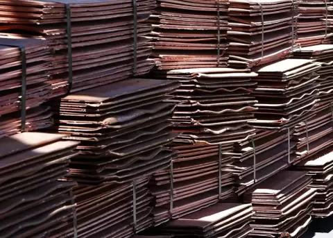 Trump anuncia un arancel del 50 % al cobre y contempla uno del 200 % a las farmac�uticas