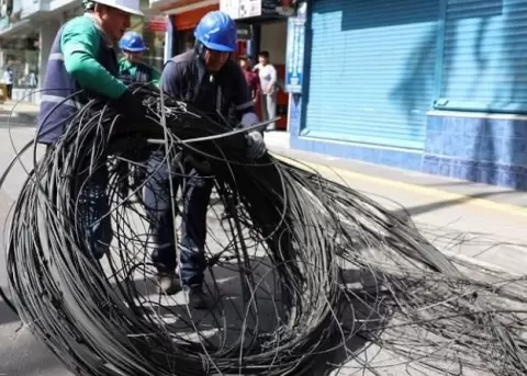 Comienza el soterramiento de cables y renovaci�n de aceras en la avenida Ajav�