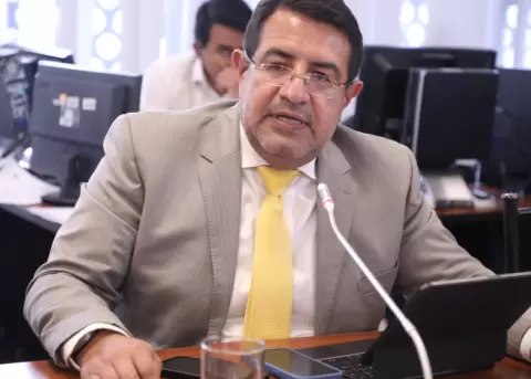 Santiago D�az, acusado de violaci�n, causa remez�n a la interna del corre�smo.