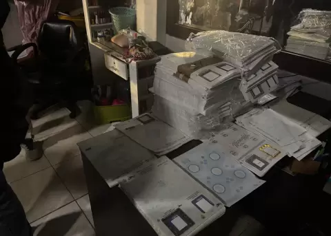 Una vivienda operaba como centro clandestino de tramitaci�n.