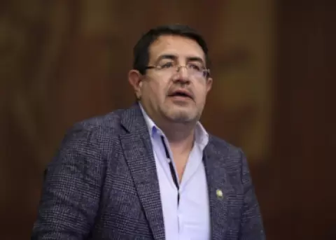 Gobierno ofrece recompensa por ubicaci�n de asamble�sta acusado de violaci�n