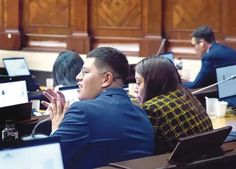 Nathaly Recalde, hija de Eckenner Recalde, asumir� la curul de Dominique Serrano por ocho d�as