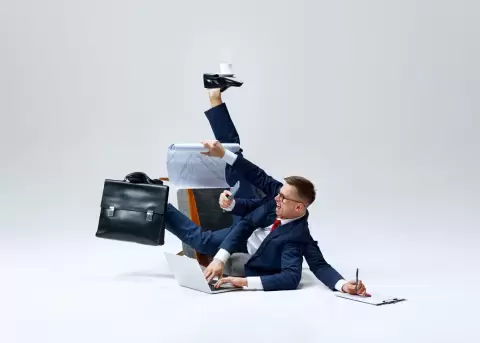 N�madas digitales encarecen vivienda y fuerzan pluriempleo en Portugal.