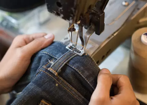 Usar denim reciclado brinda la oportunidad de tener prendas �nicas.