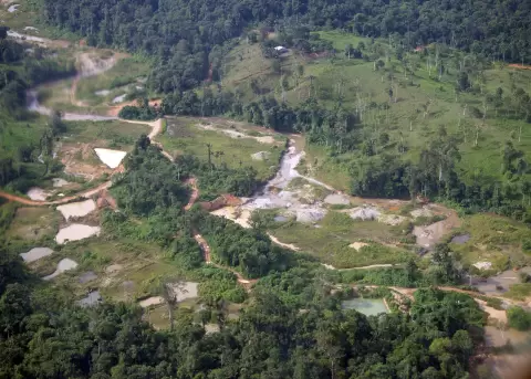 El 31 de julio finaliza el plazo para que las empresas mineras realicen el primer pago de la nueva tasa de fiscalizaci�n impuesta por el Gobierno.