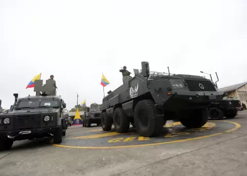 Noboa entrega 35 veh�culos blindados al Ej�rcito para enfrentar a grupos criminales
