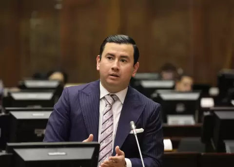 Ferdinan �lvarez, asamble�sta por ADN.