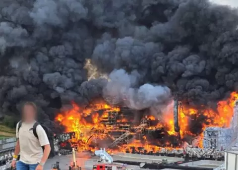 Incendio en el escenario principal de Tomorrowland.