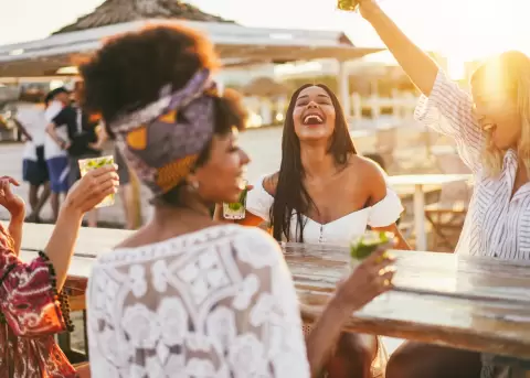 Anticipar ritmos, presupuesto y espacio salva amistades durante vacaciones.