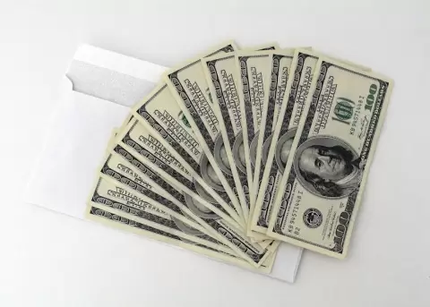 El Ministerio de Finanzas informo que el Fondo Monetario Internacional aprob� un nuevo desembolso de 600 millones de d�lares para Ecuador.