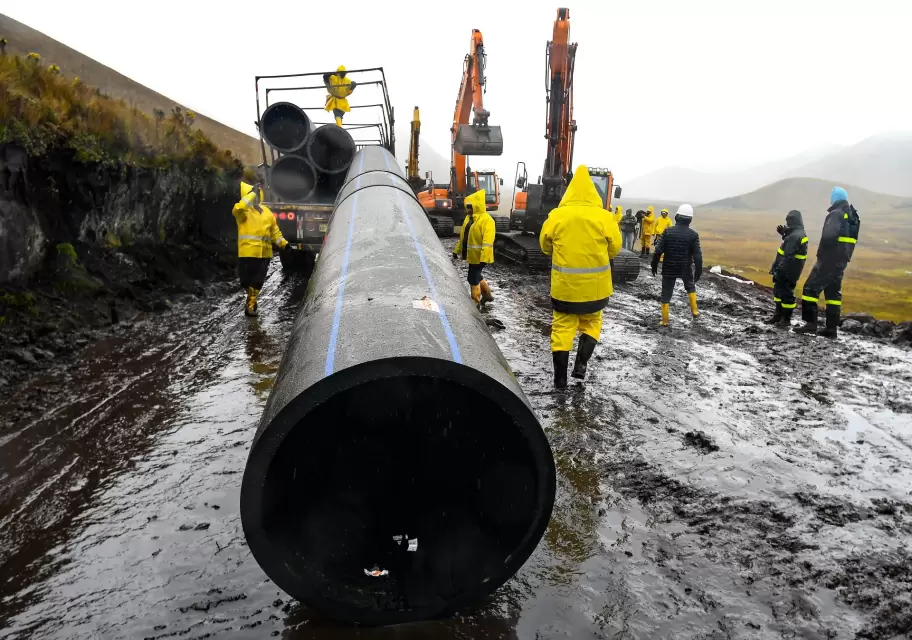 Cerca de 100 trabajadores contin�an con los trabajos en La Mica para restablecer el servicio de agua potable en el menor tiempo