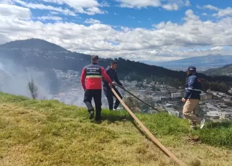 La AMC sanciona a ciudadano por provocar incendio forestal en Tumbaco