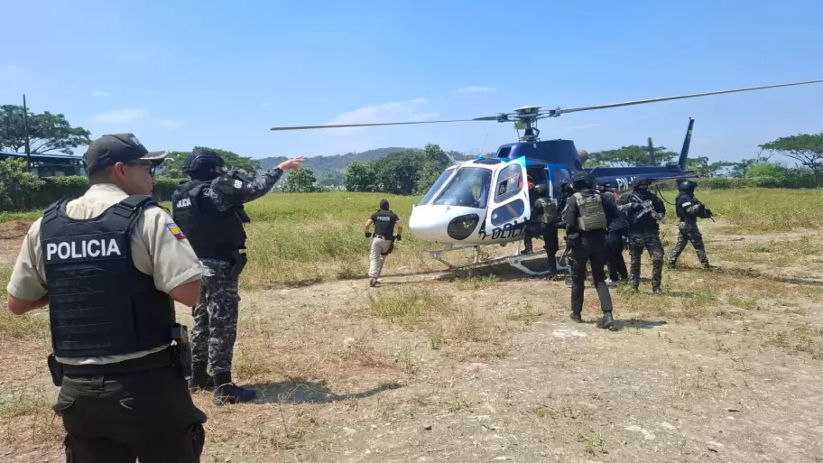 Fue trasladado desde la c�rcel La Roca hasta la Base A�rea de Guayaquil, donde abord� un avi�n del Departamento de Justicia de EE.UU.