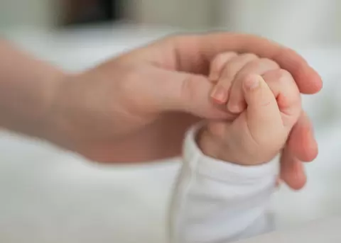 En 2024 nacieron solo 160.000 ni�os y ni�as en Ecuador, la cifra m�s baja al menos desde 1990.